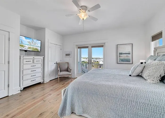 Family Getaway! Blue W Pool! 4min Walk To Beach! *