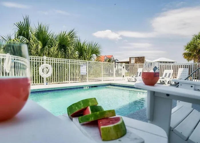 Family Getaway! Blue W Pool! 4min Walk To Beach! Holiday home *