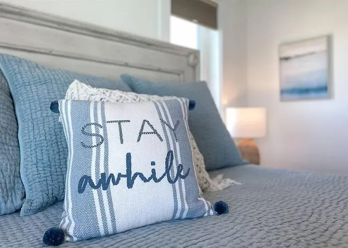 Family Getaway! Blue W Pool! 4min Walk To Beach! *