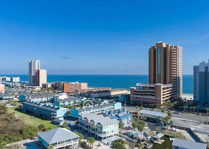 Holiday home Family Getaway! Blue W Pool! 4min Walk To Beach!