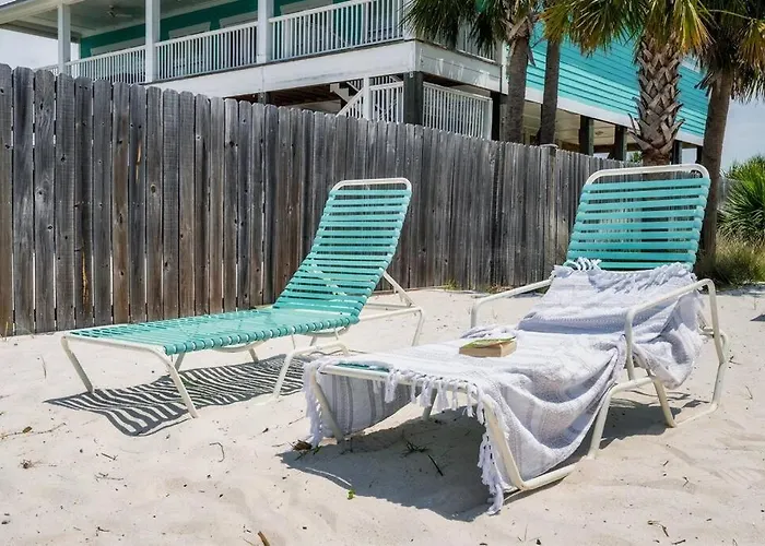 Family Getaway! Blue W Pool! 4min Walk To Beach! Holiday home